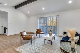 5204 Blue Valley Ct, Fort Worth, TX 76112 - Photo 2