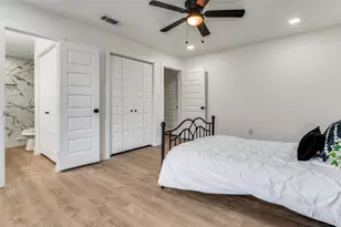 5204 Blue Valley Ct, Fort Worth, TX 76112 - Photo 12