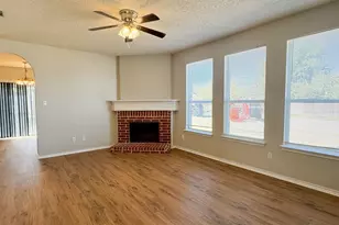 325 Rock Hill Dr, Crowley, TX 76036 - Photo 12