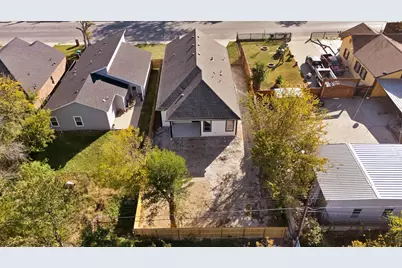 1023 E Allen Avenue, Fort Worth, TX 76104 - Photo 6