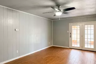 604 Mesquite Ave, Crowley, TX 76036 - Photo 2