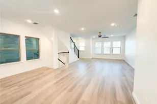 114 Settlers Wy, Euless, TX 76040 - Photo 10