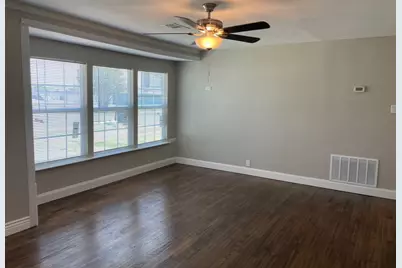 330 W Morgan Street, Denison, TX 75020 - Photo 2