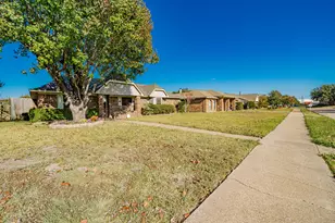 923 Courtney Dr, Mesquite, TX 75150 - Photo 2