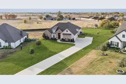 1318 Oliver Creek Lane, Justin, TX 76247 - Photo 34