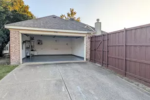 10900 Robincreek Ln, Frisco, TX 75035 - Photo 22