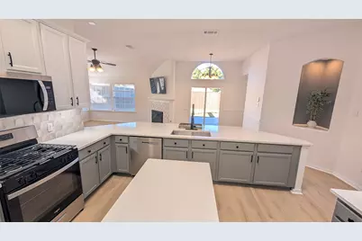 10900 Robincreek Lane, Frisco, TX 75035 - Photo 6