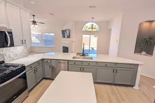 10900 Robincreek Ln, Frisco, TX 75035 - Photo 6