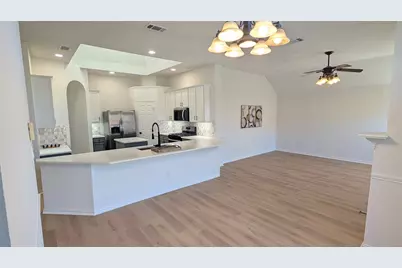 10900 Robincreek Lane, Frisco, TX 75035 - Photo 8