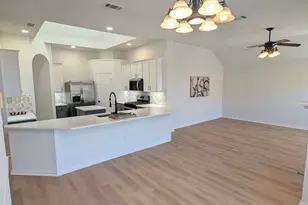 10900 Robincreek Ln, Frisco, TX 75035 - Photo 8