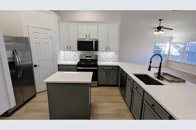 10900 Robincreek Lane, Frisco, TX 75035 - Photo 4