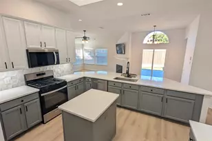 10900 Robincreek Ln, Frisco, TX 75035 - Photo 2