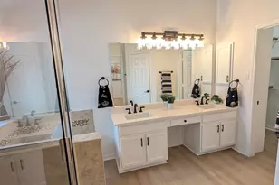 10900 Robincreek Ln, Frisco, TX 75035 - Photo 14