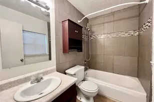 19 W Mountain Creek Dr, Grand Prairie, TX 75052 - Photo 8