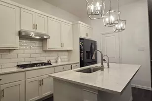 9807 Romo St, Irving, TX 75063 - Photo 6