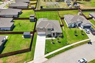 808 Stone Eagle Dr, Azle, TX 76020 - Photo 2