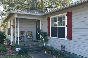 309 Elm St, Whitesboro, TX 76273 - Photo 2