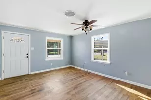 208 W 1st St, Weatherford, TX 76086 - Photo 2