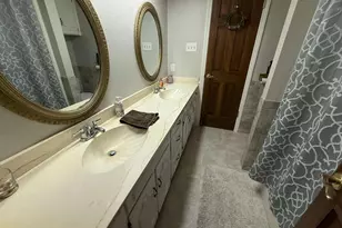 832 Chateau Valee Cir, Bedford, TX 76022 - Photo 18