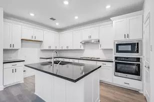 124 N Sky Dr, Celina, TX 75009 - Photo 2