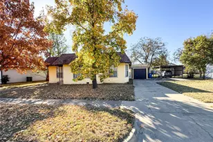 1403 Liggett St, Cisco, TX 76437 - Photo 2