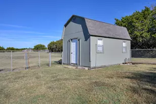 7938 FM 927, Walnut Springs, TX 76690 - Photo 30