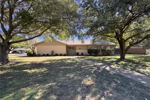 1831 Mountainview Dr, Waco, TX 76710 - Photo 2