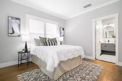 813 Elsbeth Street, Dallas, TX 75208 - Photo 22