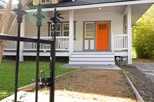 813 Elsbeth St, Dallas, TX 75208 - Photo 32
