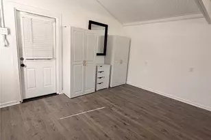 605 N Davis Dr, Arlington, TX 76012 - Photo 24