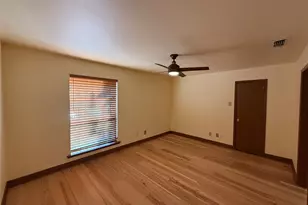 12513 Burninglog Ln, Dallas, TX 75243 - Photo 16