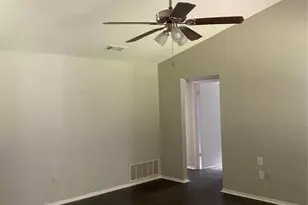 822 Collins Blvd, Cedar Hill, TX 75104 - Photo 4