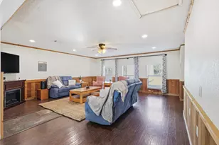 1010 Bolivar St, Sanger, TX 76266 - Photo 6