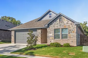 317 Titus Dr, Springtown, TX 76082 - Photo 2
