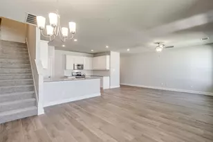 817 Homeplace Cir, Mansfield, TX 76063 - Photo 6