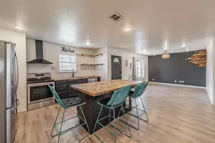 3305 Swan St, Haltom City, TX 76117 - Photo 4