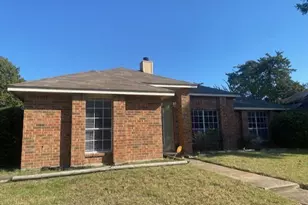 1512 Straus Rd, Cedar Hill, TX 75104 - Photo 2