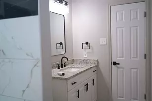 5811 Sterling Green Trail, Arlington, TX 76017 - Photo 6