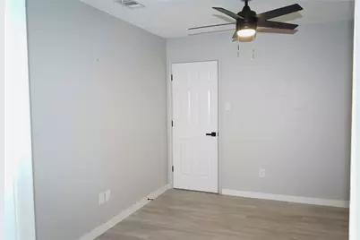 5811 Sterling Green Trail, Arlington, TX 76017 - Photo 16