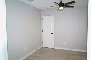 5811 Sterling Green Trail, Arlington, TX 76017 - Photo 16