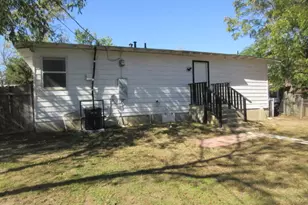 2655 Ash Crescent St, Fort Worth, TX 76104 - Photo 16