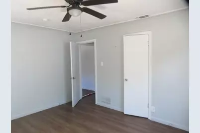 2655 Ash Crescent Street, Fort Worth, TX 76104 - Photo 8