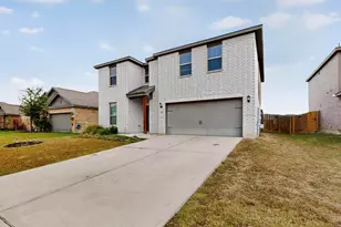 305 Honeysuckle Ln, Princeton, TX 75407 - Photo 2