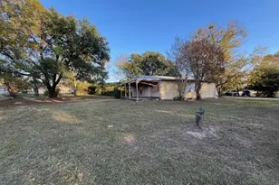 306 Bounding Main St, Gun Barrel City, TX 75156 - Photo 2