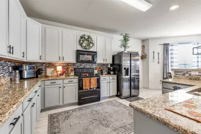 9237 Tierra Verde Drive, Fort Worth, TX 76177 - Photo 12