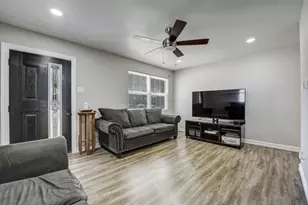 12111 Galva Dr, Dallas, TX 75243 - Photo 6