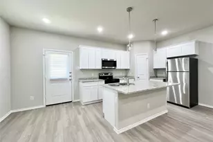 3501 E Renfro St, Burleson, TX 76028 - Photo 6