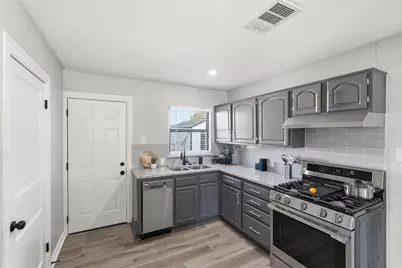 3307 Dawes Drive, Dallas, TX 75211 - Photo 8