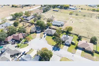 7205 Windcrest Court E, North Richland Hills, TX 76182 - Photo 34