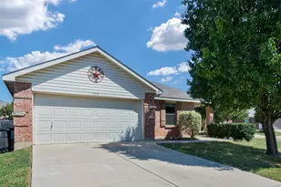 1112 Day Dream Dr, Fort Worth, TX 76052 - Photo 2